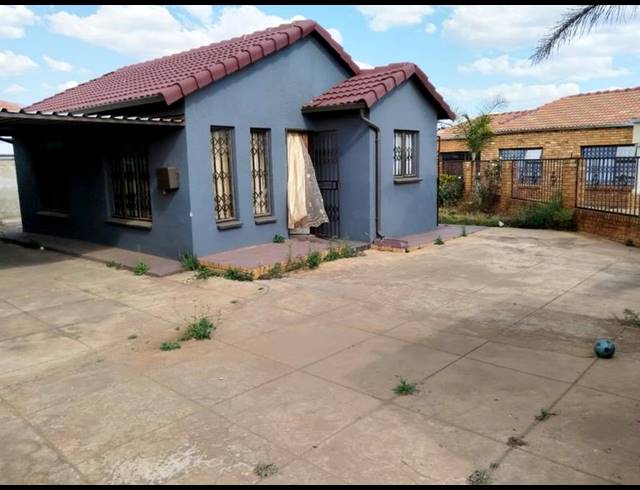 2 BEDROOM HOUSE FOR SALE IN VOSLOORUS